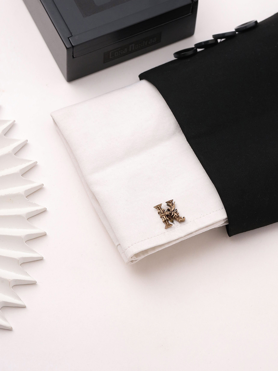 

COSA NOSTRAA Alphabet Cufflink, Gold