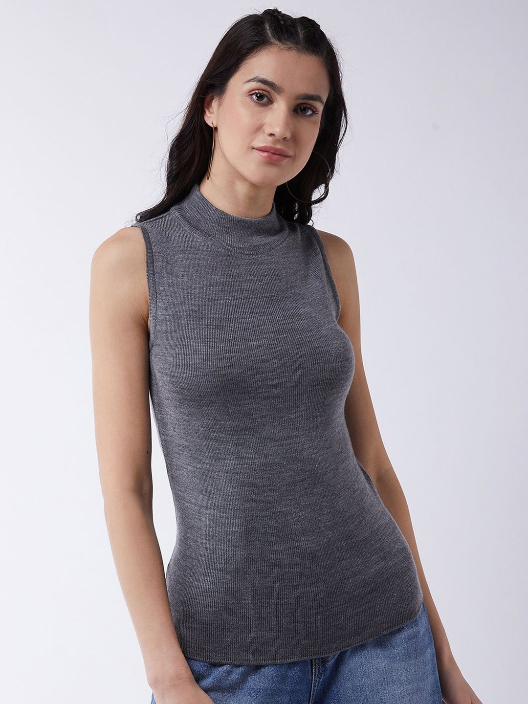 

RVK Women Solid Round Neck Sleeveless Sweater, Grey