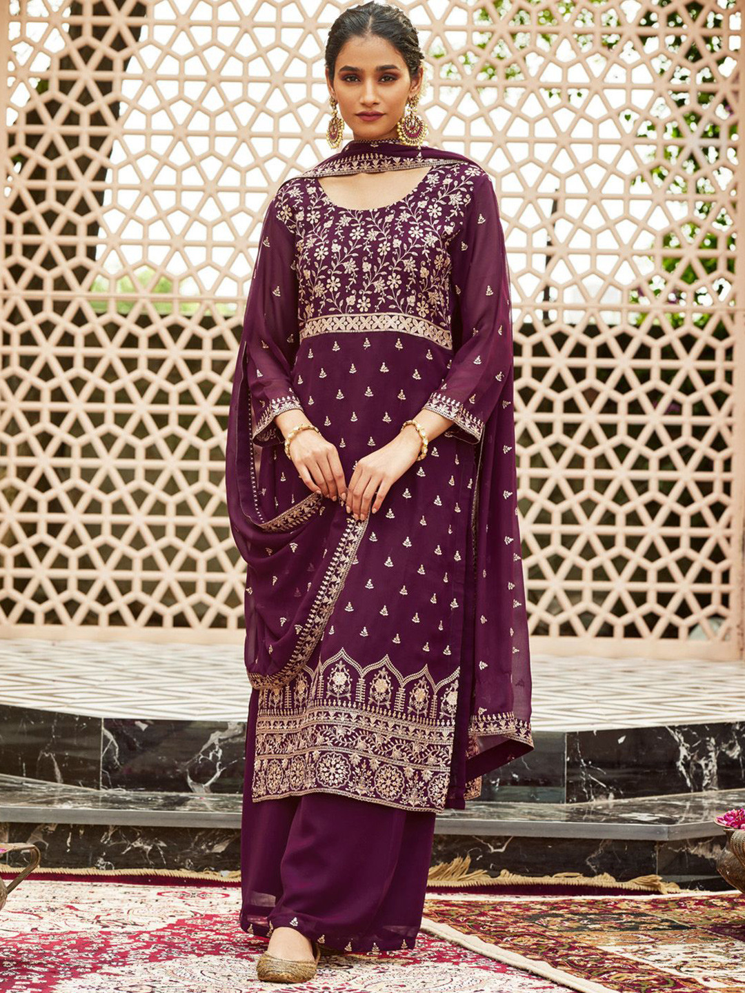

WOMEN PLUS Ethnic Motifs Embroidered Straight Kurta & Trousers With Dupatta, Burgundy