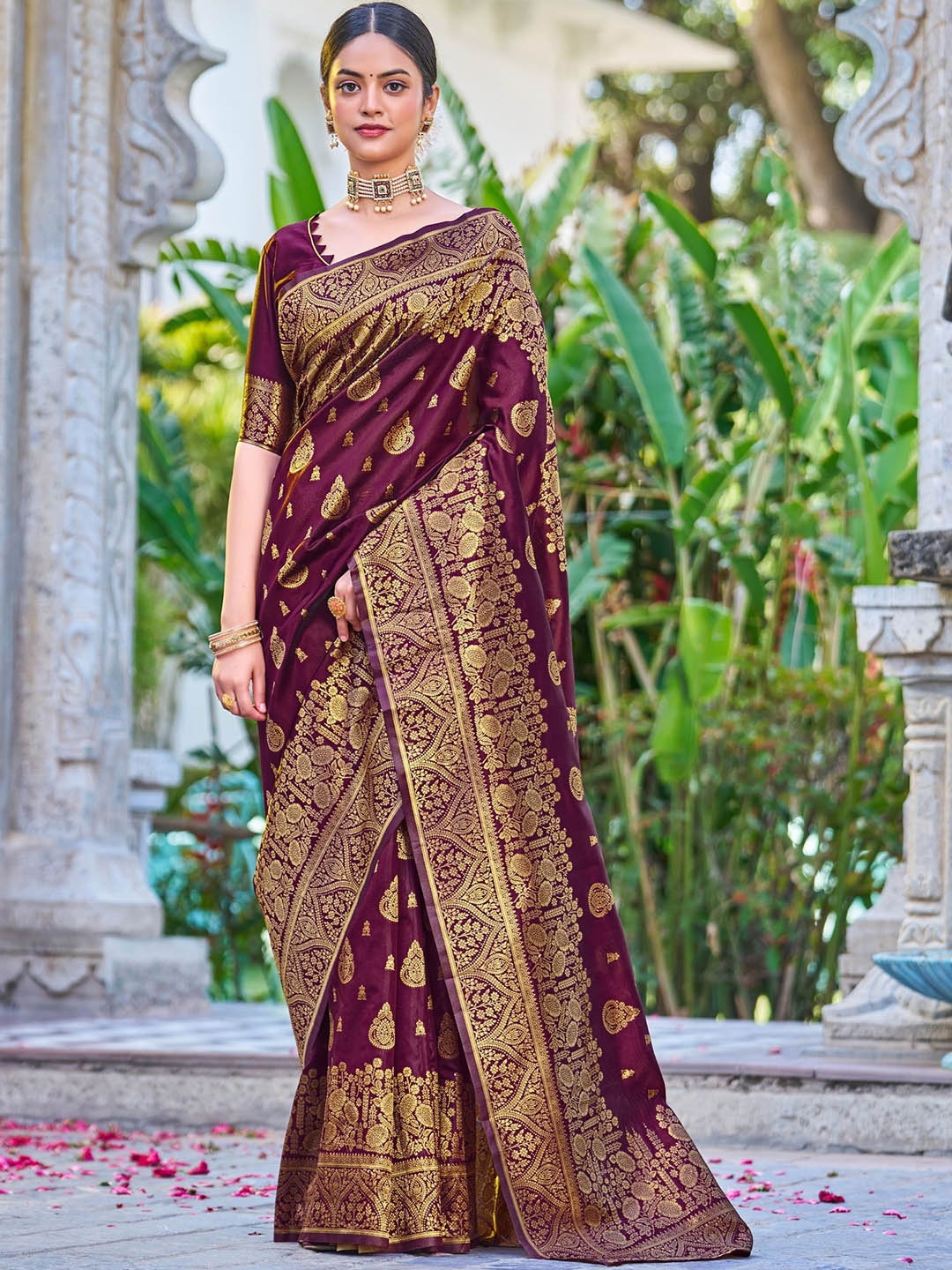 

RASVRITI Woven Design Zari Art Silk Banarasi Saree, Purple