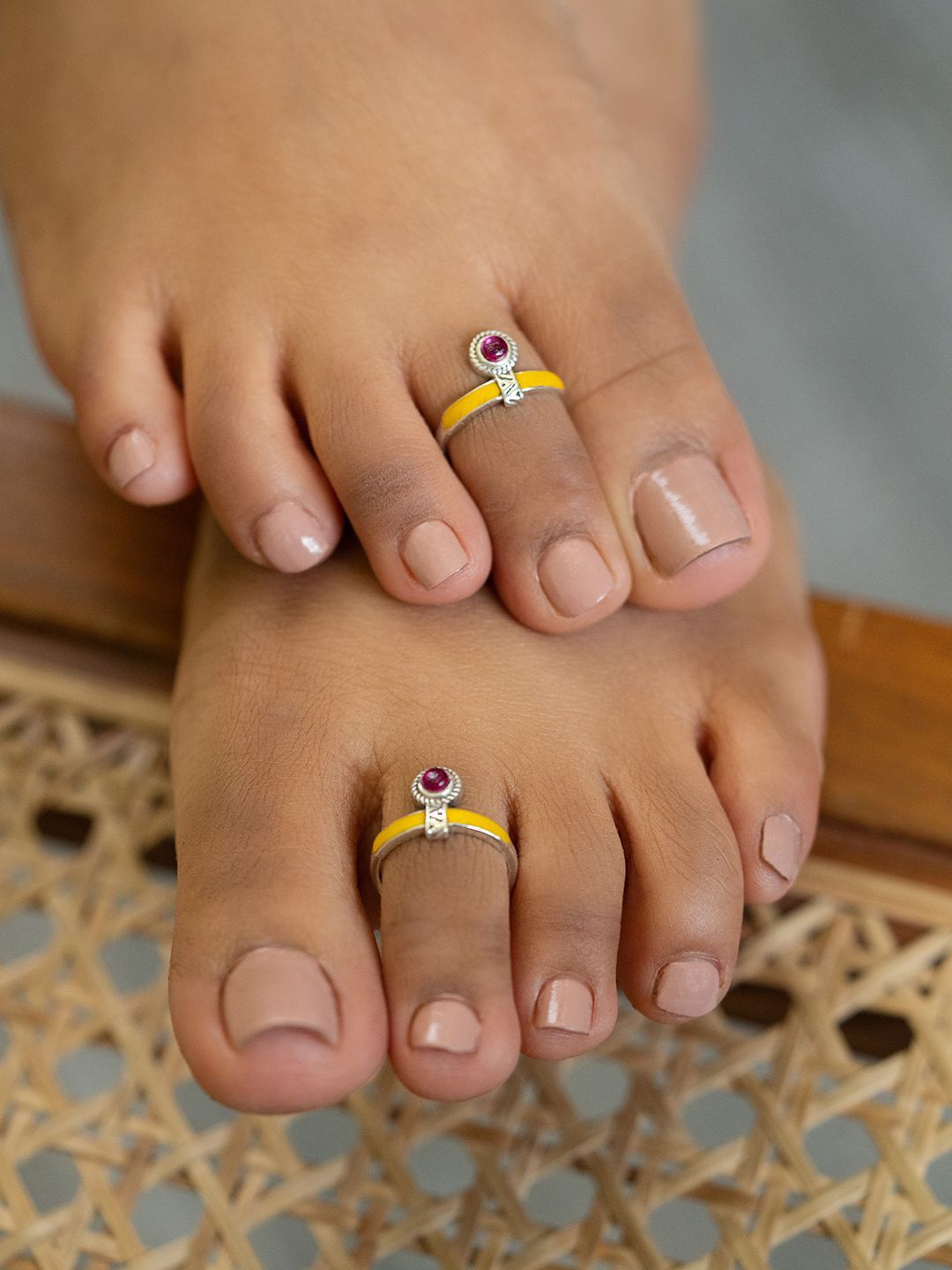 

SHAYA 925 Silver Artificial Stones Toe Rings