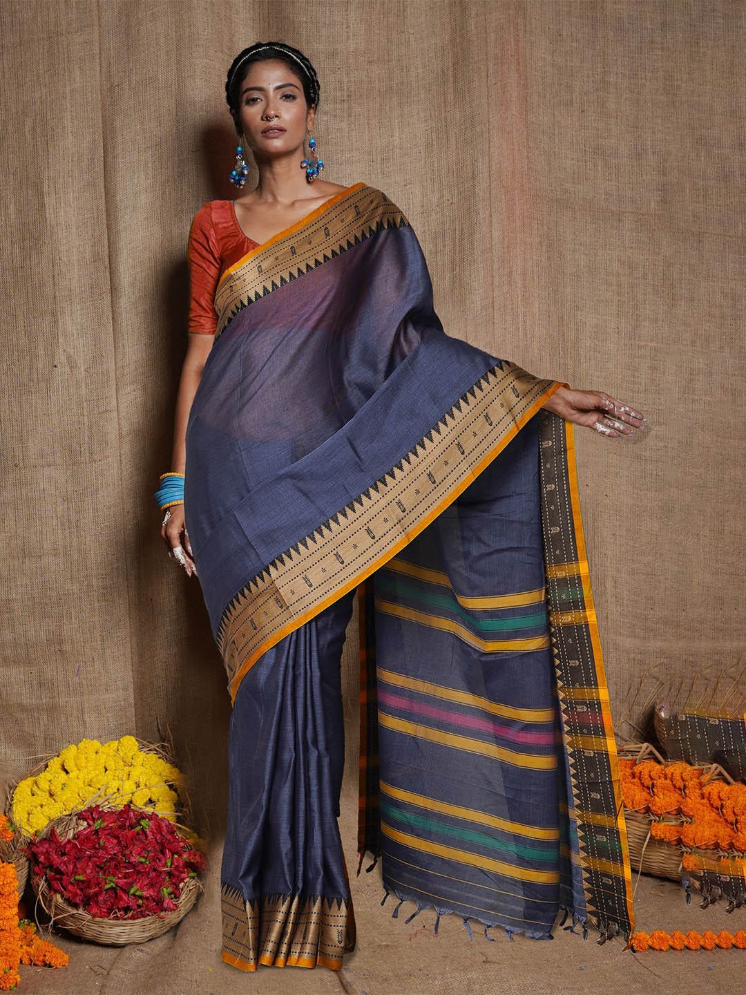 

Unnati Silks Zari Pure Cotton Handloom Narayan Peth Saree, Grey