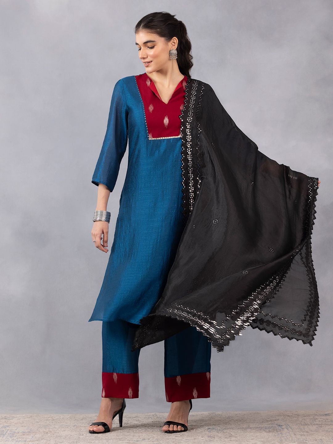 

SHAYE Mirror Work Embroidered Dupatta, Black