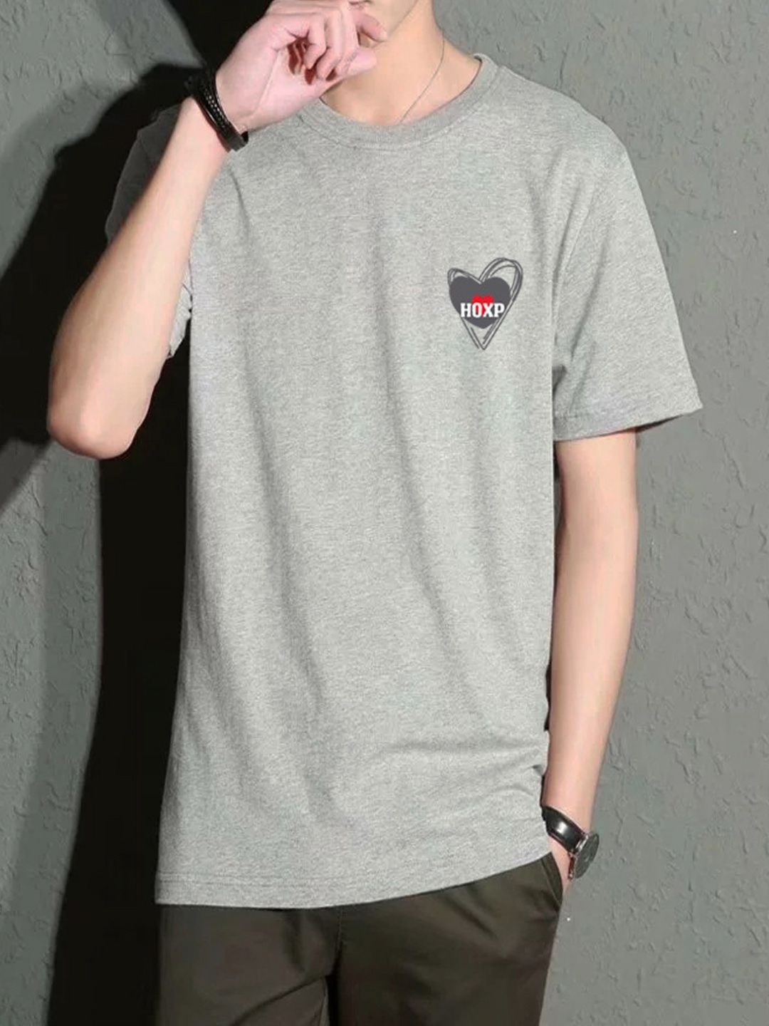 

StyleCast Men V-Neck Applique T-shirt, Grey
