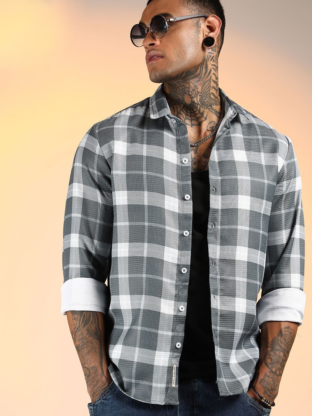 

Campus Sutra Men Comfort Spread Collar Checked Cotton Casual Shirt, Grey
