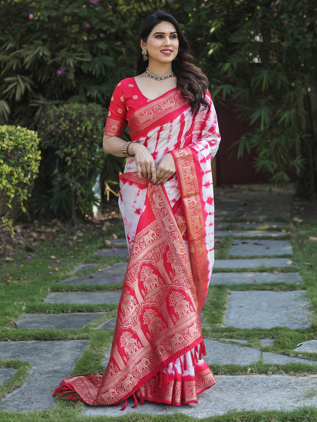 

Anaita Tie and Dye Pure Silk Bandhani Saree, Red