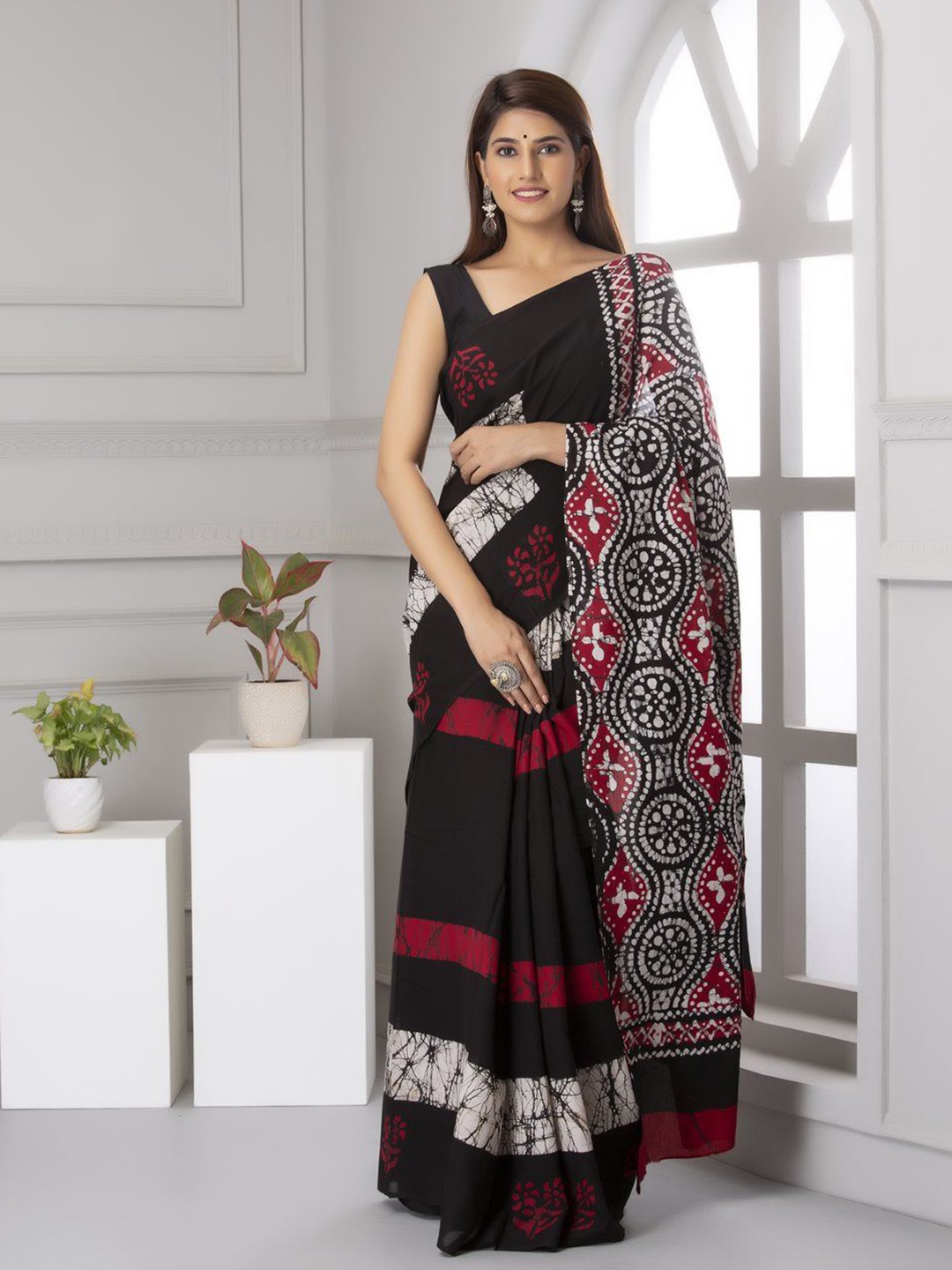 

Pinkcity Trade World Striped Pure Cotton Block Print Saree, Red