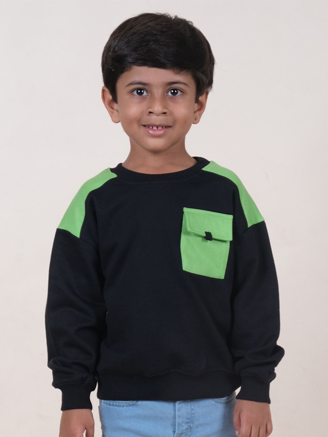 

KiddoPanti Boys Solid Round Neck Sweatshirt, Black