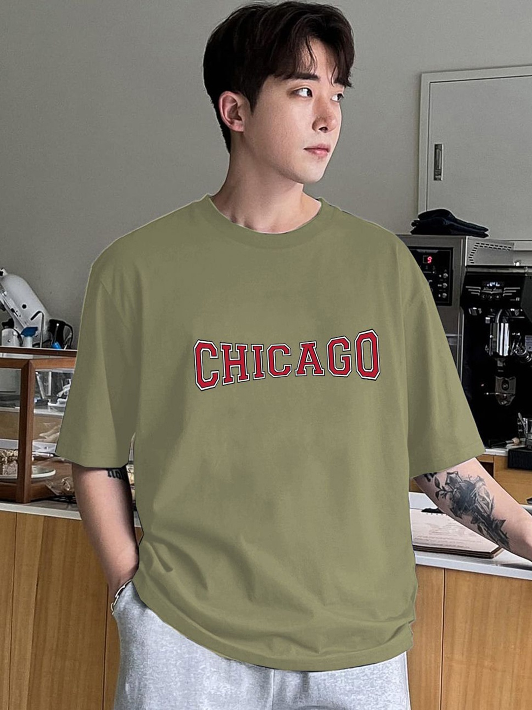 

CLAFOUTIS Men Typography Printed Drop-Shoulder Sleeves Applique T-shirt, Teal