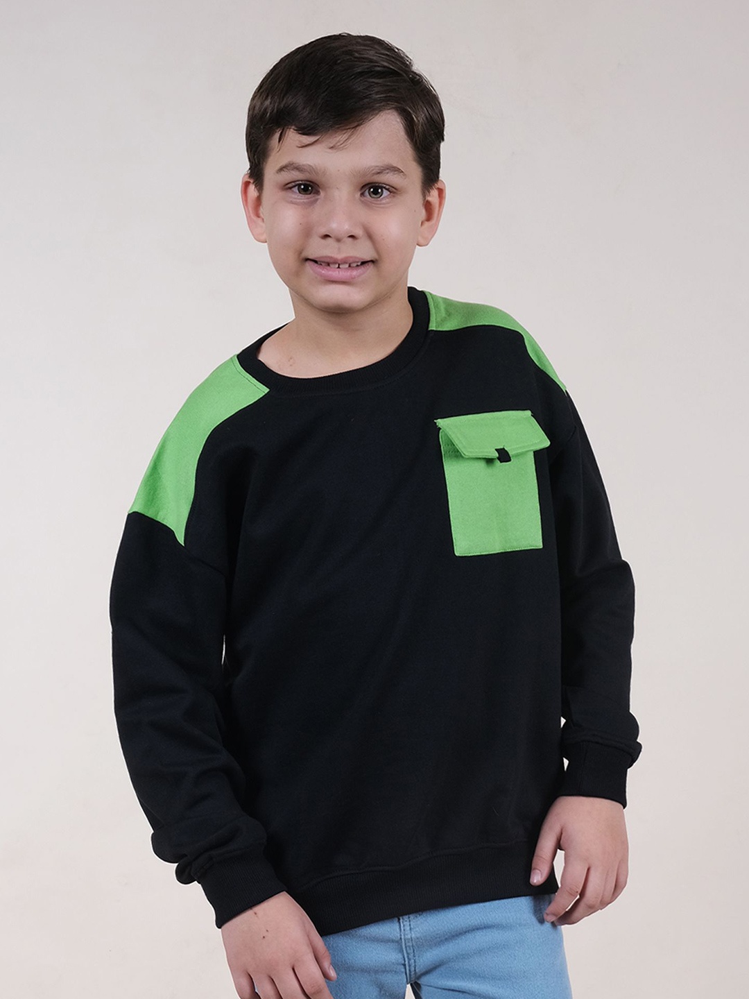 

KiddoPanti Boys Solid Round Neck Sweatshirt, Black