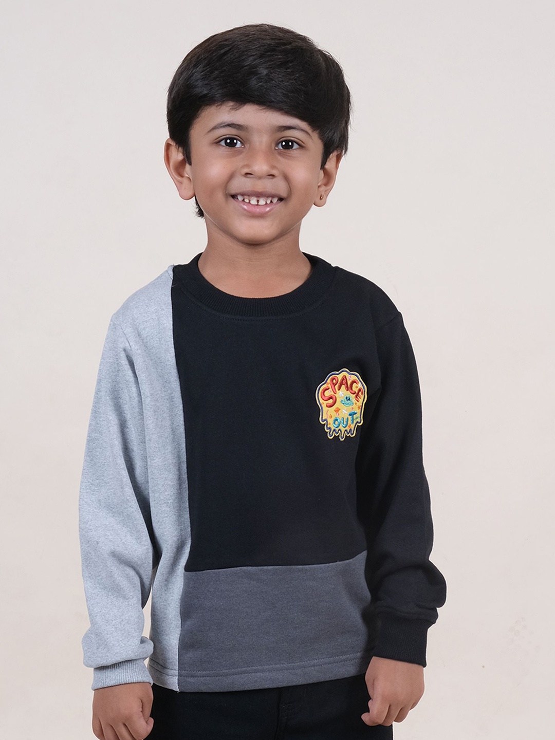 

KiddoPanti Boys Solid Round Neck Sweatshirt, Black