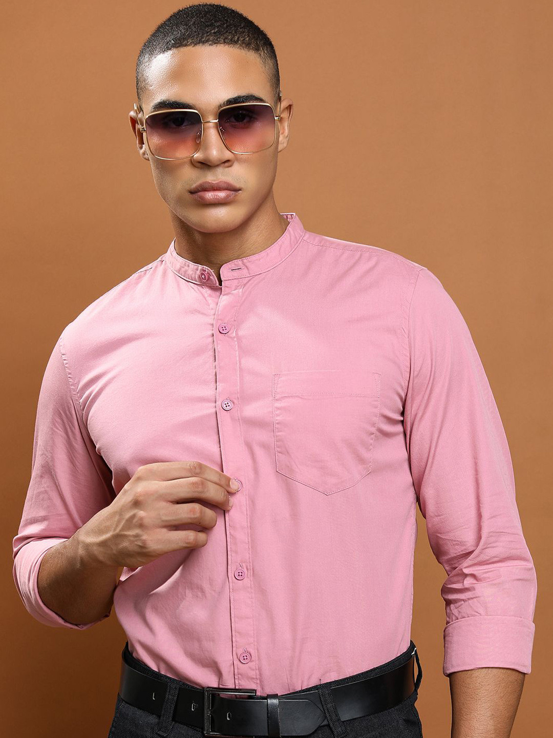 

HIGHLANDER Men Mandarin Collar Solid Cotton Slim Fit Casual Shirt, Pink