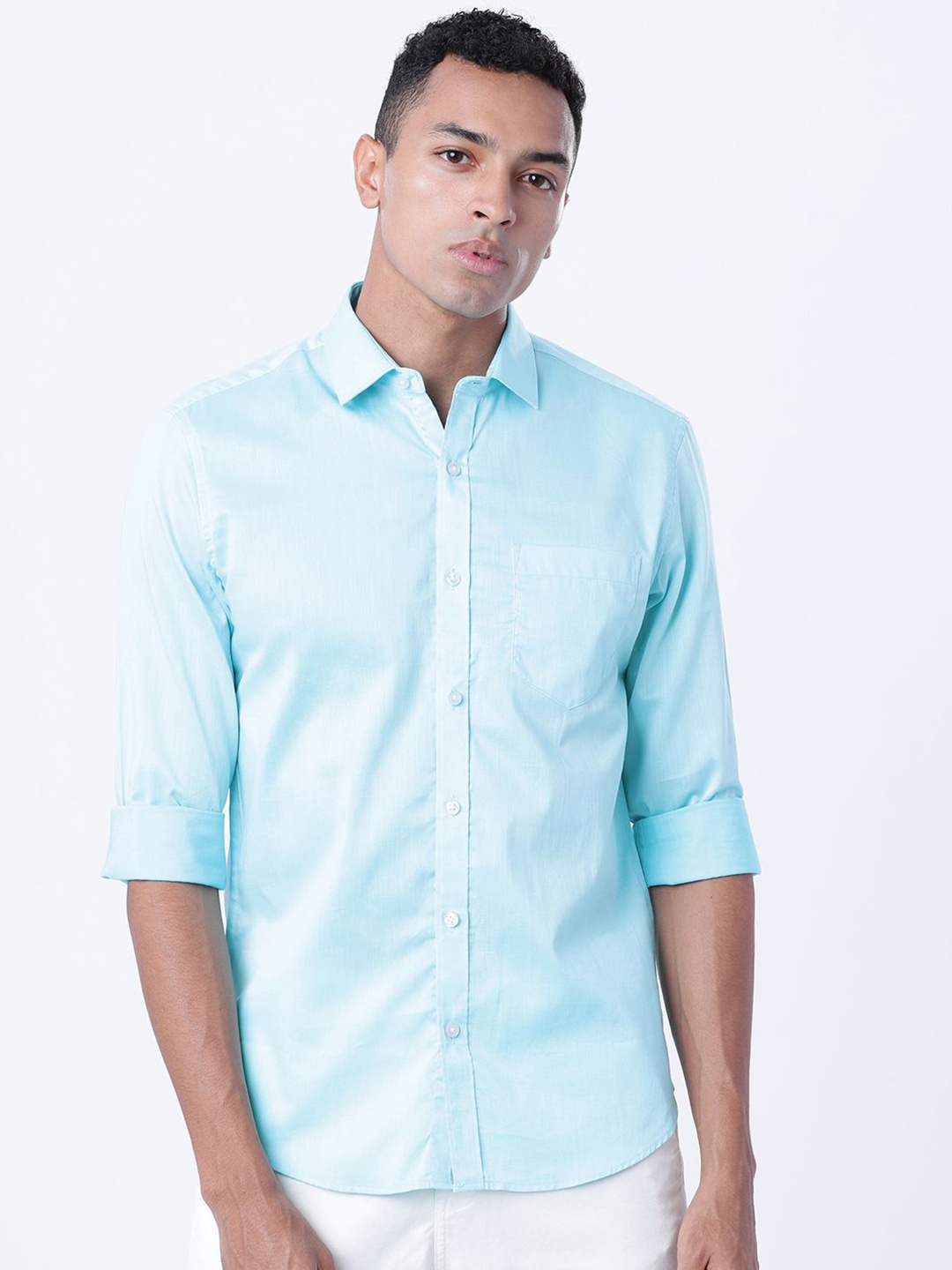 

HIGHLANDER Men Solid Slim Fit Shirt, Blue