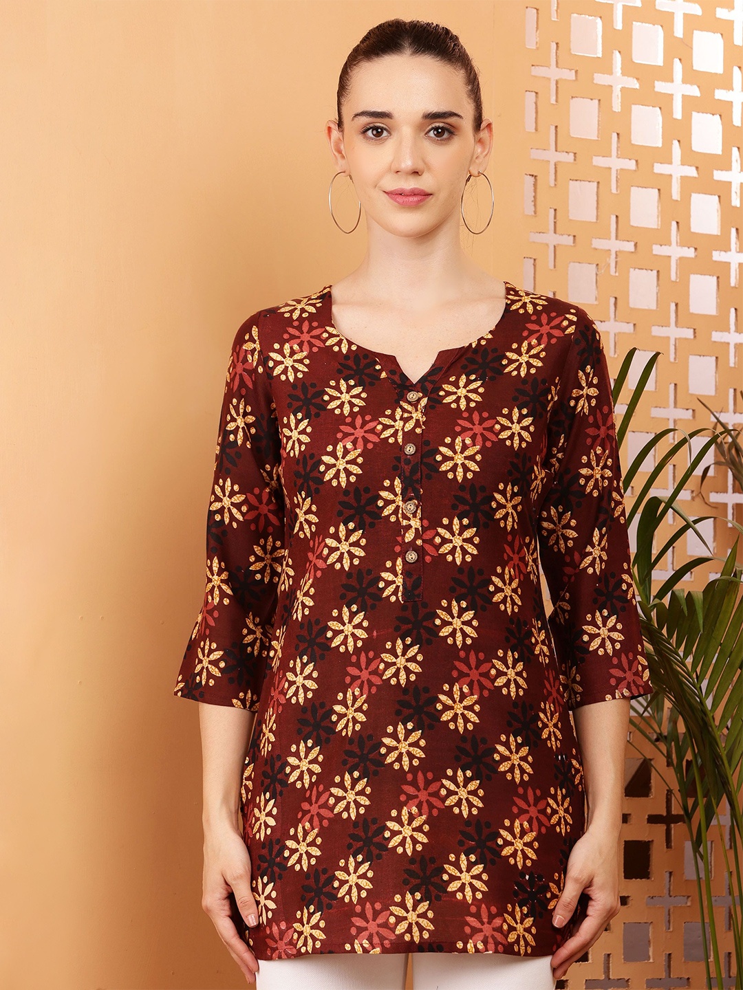 

Akshatani Floral Printed Pure Cotton Kurti, Maroon