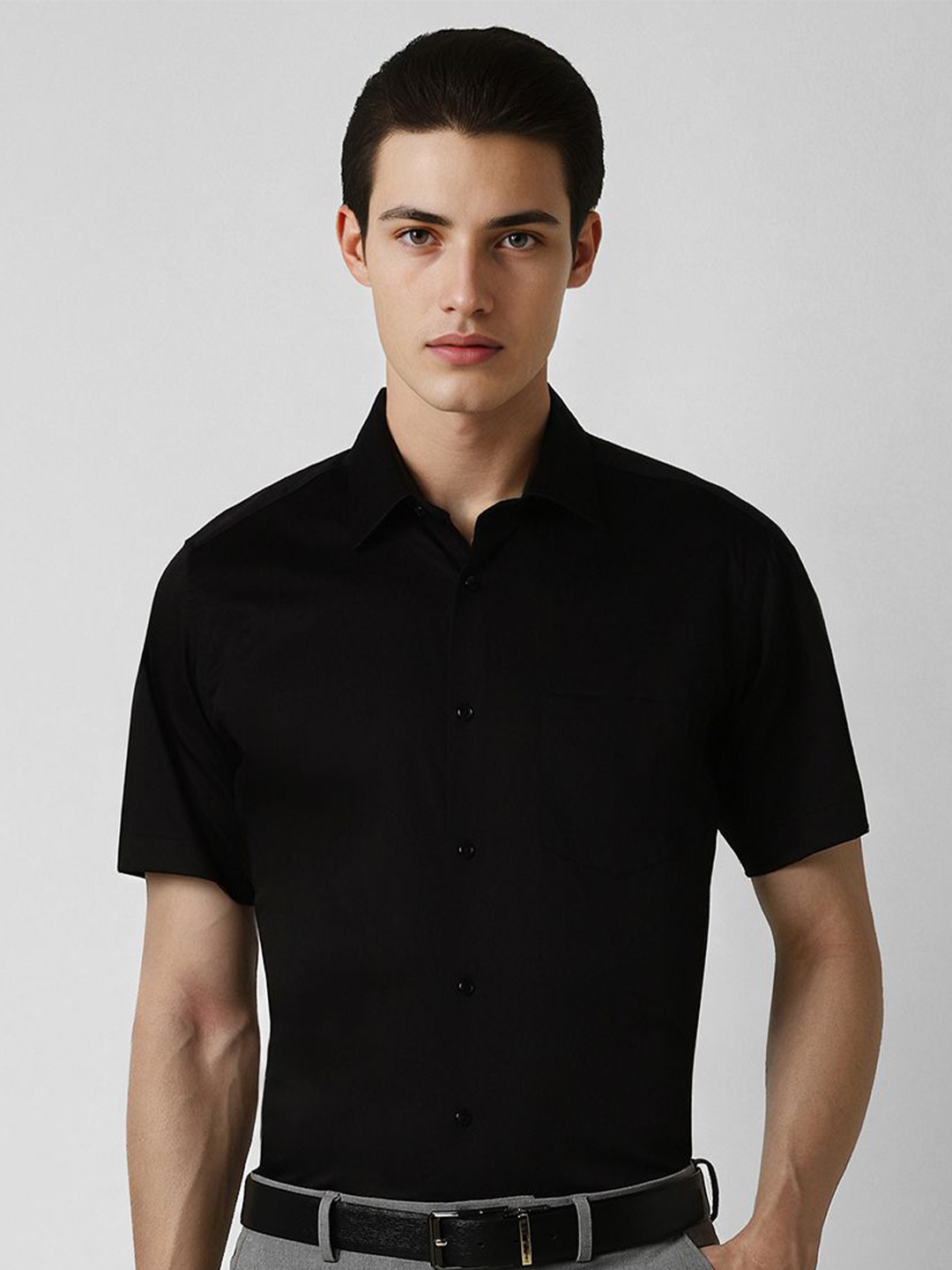 

Van Heusen Men Spread Collar Solid Cotton Formal Shirt, Black