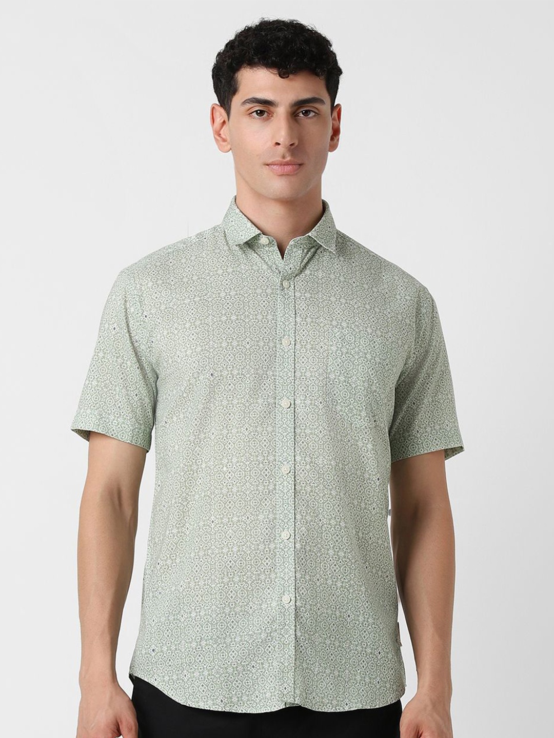 

V Dot Men Spread Collar Geometric Printed Cotton Slim Fit Party Shirt, Green