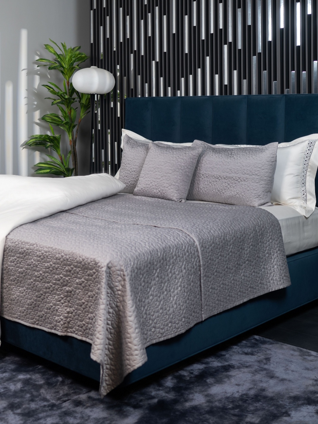

ERBA Grey Textured Cotton 380 TC Double King Bed Cover With 2 Pillow Covers