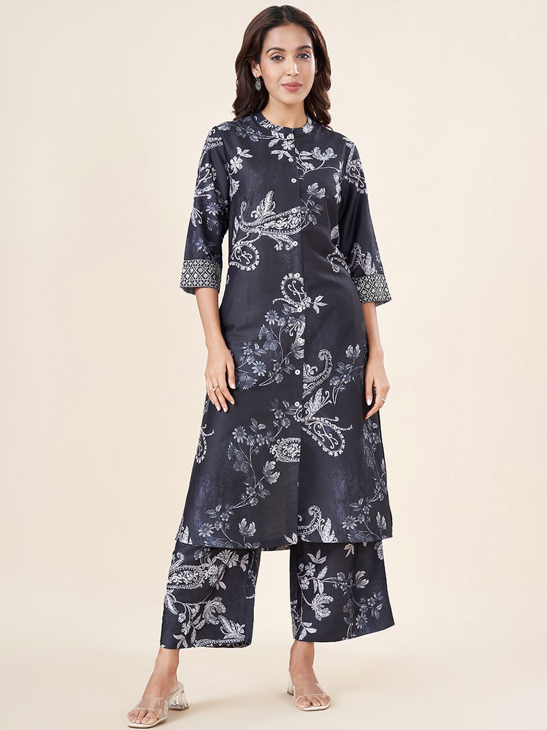 

RANGMANCH BY PANTALOONS Floral Printed Straight Kurta with Pyjamas, Black
