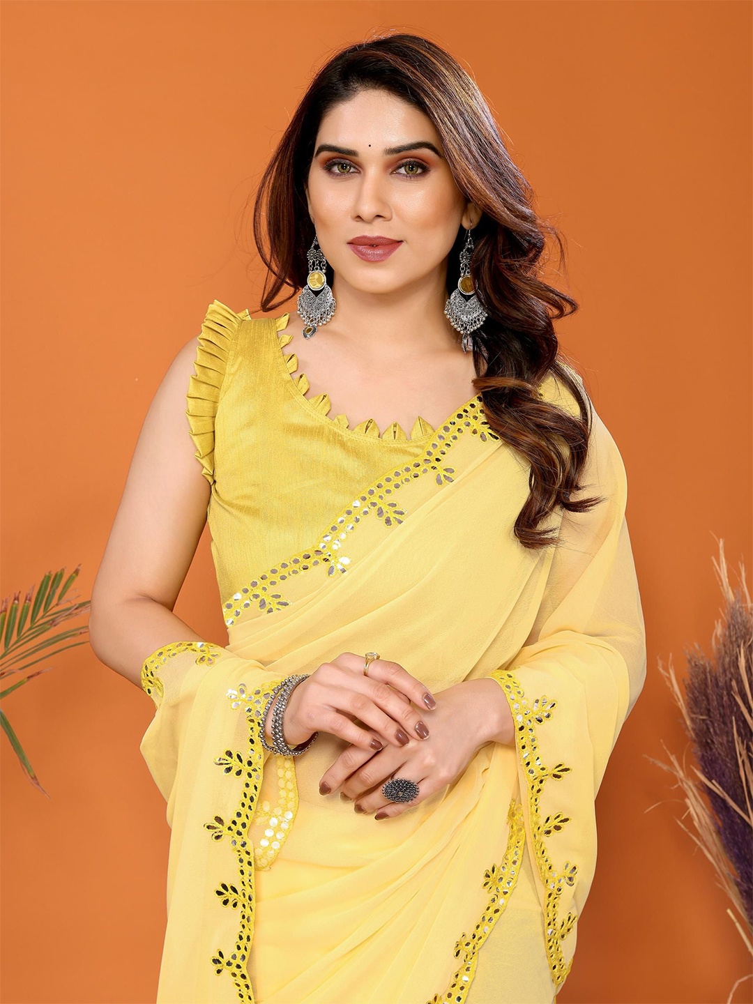 

Ekasya Embellished Mirror Work Saree, Yellow