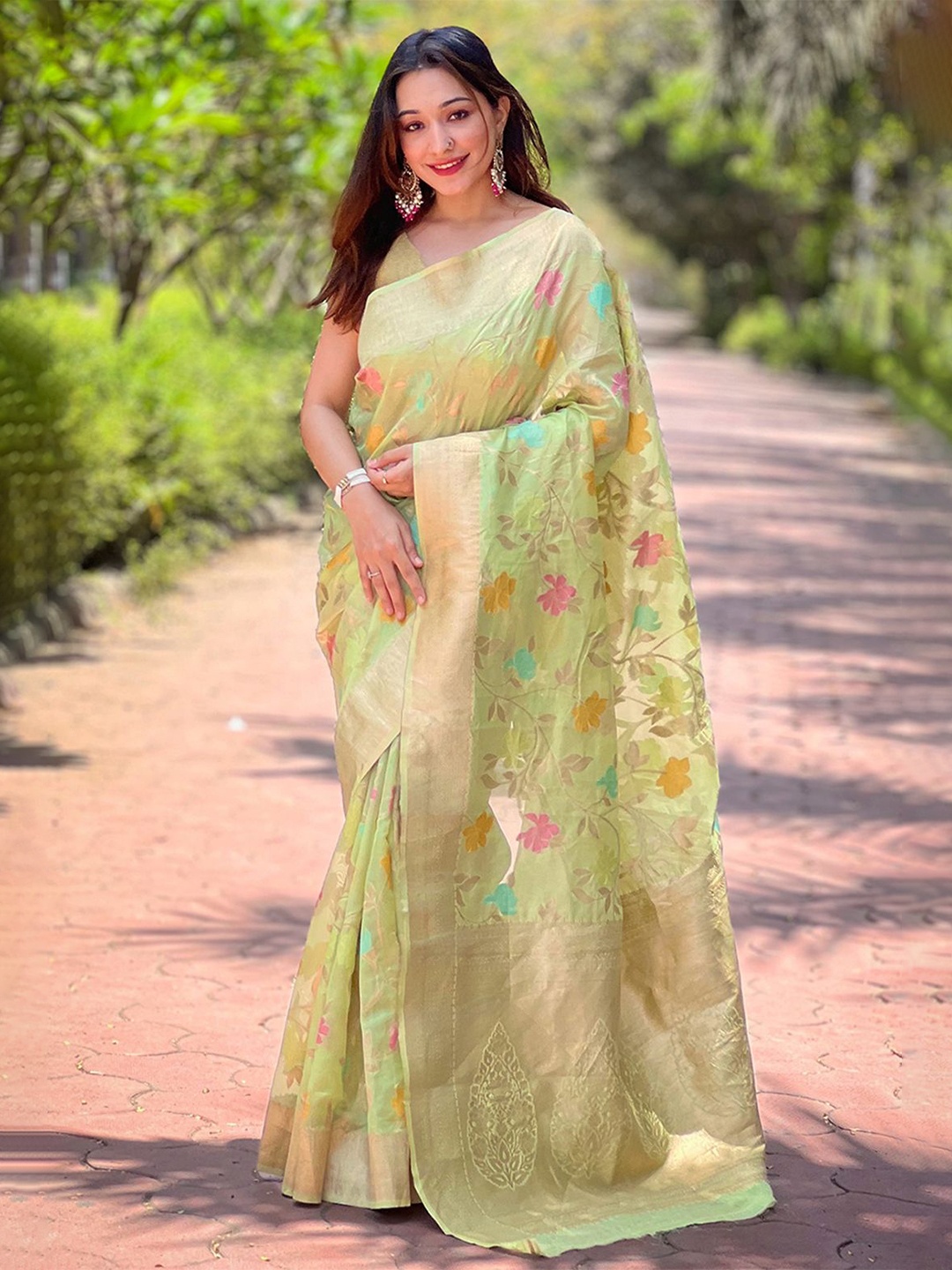 

Panzora Woven Design Zari Organza Saree, Green