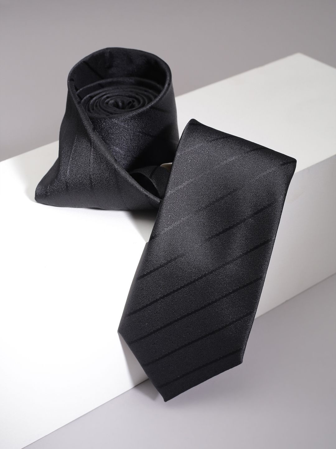 

Allen Solly Men Striped Broad Tie, Black