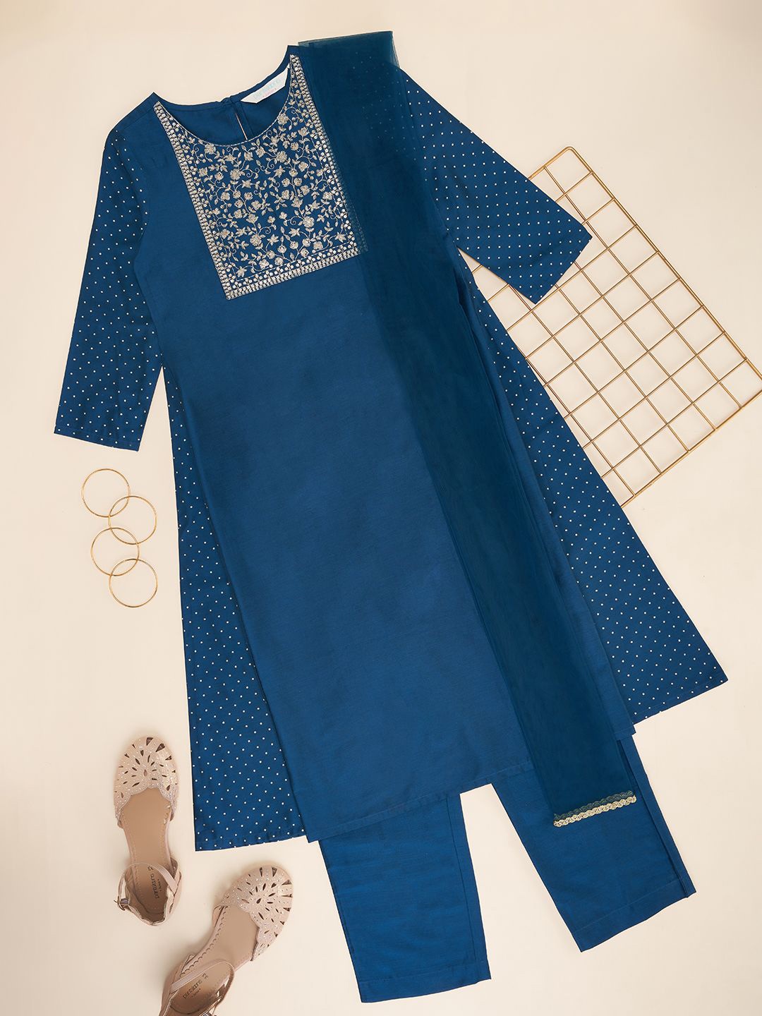

AKKRITI BY PANTALOONS Girls Floral Embroidered A-Line Kurta with Trousers & Dupatta, Blue