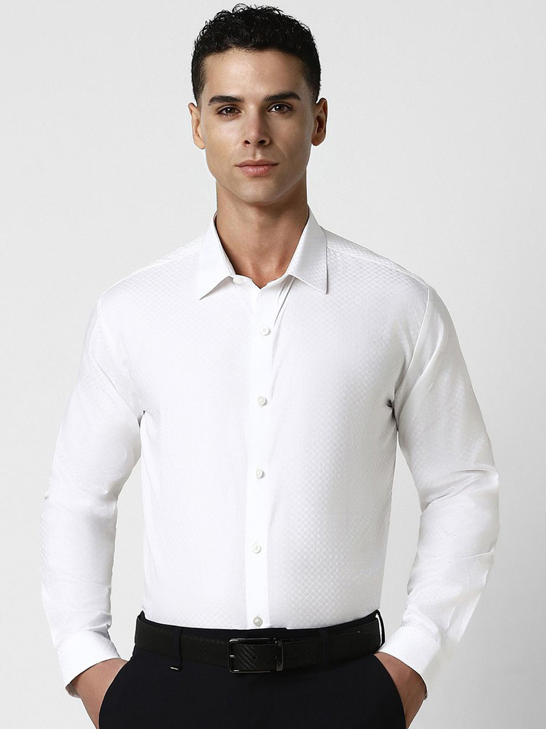 

V Dot Men Slim Fit Geometric Printed Spread Collar Pure Cotton Party Shirt, White