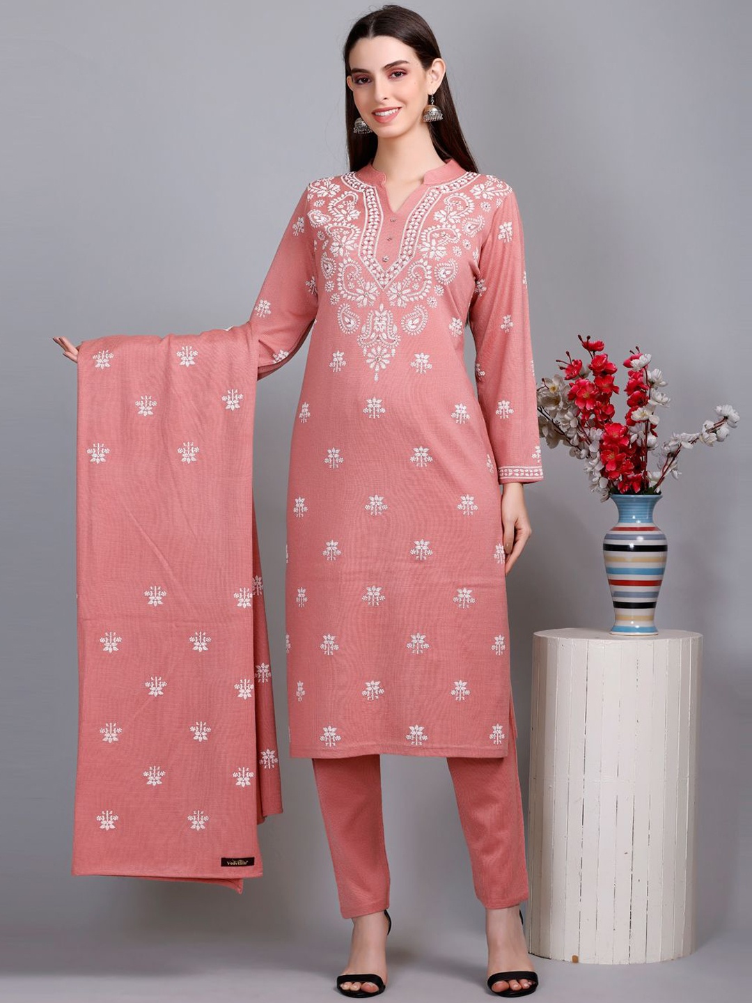

Promount Floral Embroidered Straight Kurta with Trousers, Peach