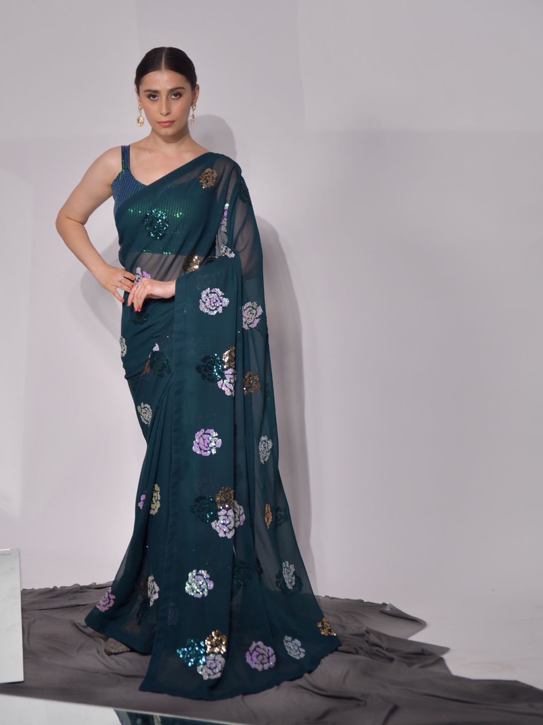 

Krimmple Floral Sequinned Pure Georgette Saree, Green