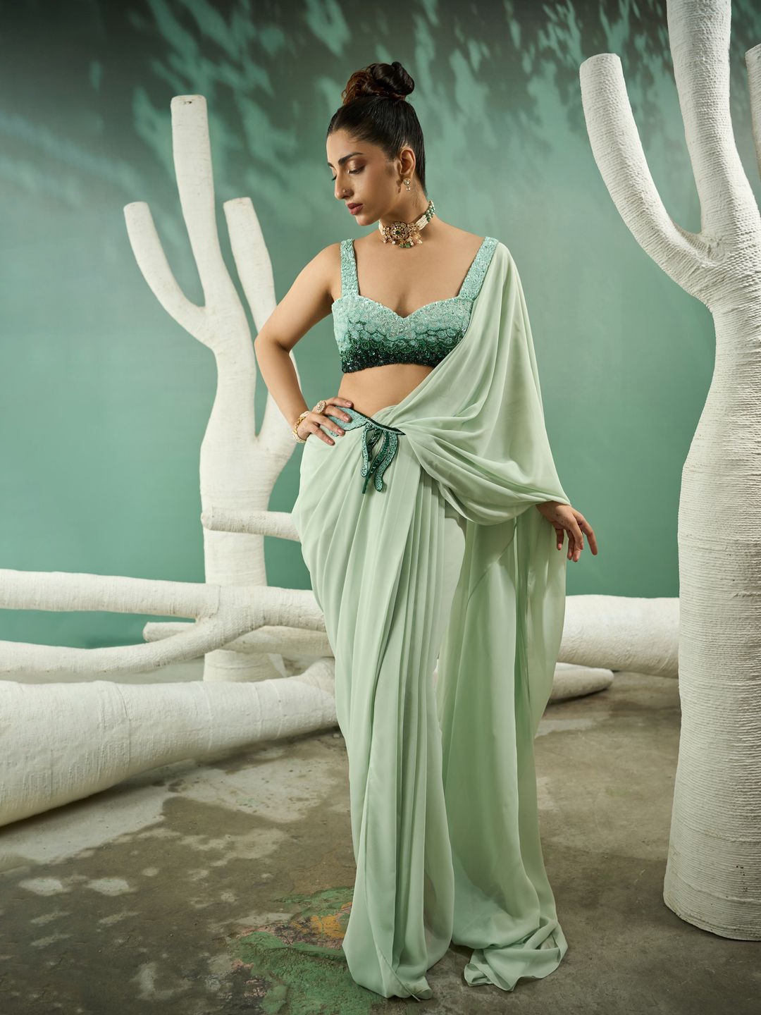 

ONE KNOT ONE Solid Ready to Wear Saree With Stitched Blouse, Green