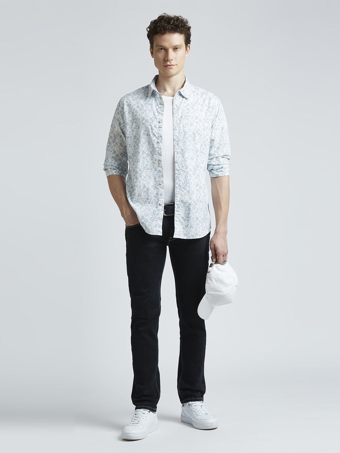 

Pepe Jeans Men Spread Collar Abstract Printed Cotton Casual Shirt, White