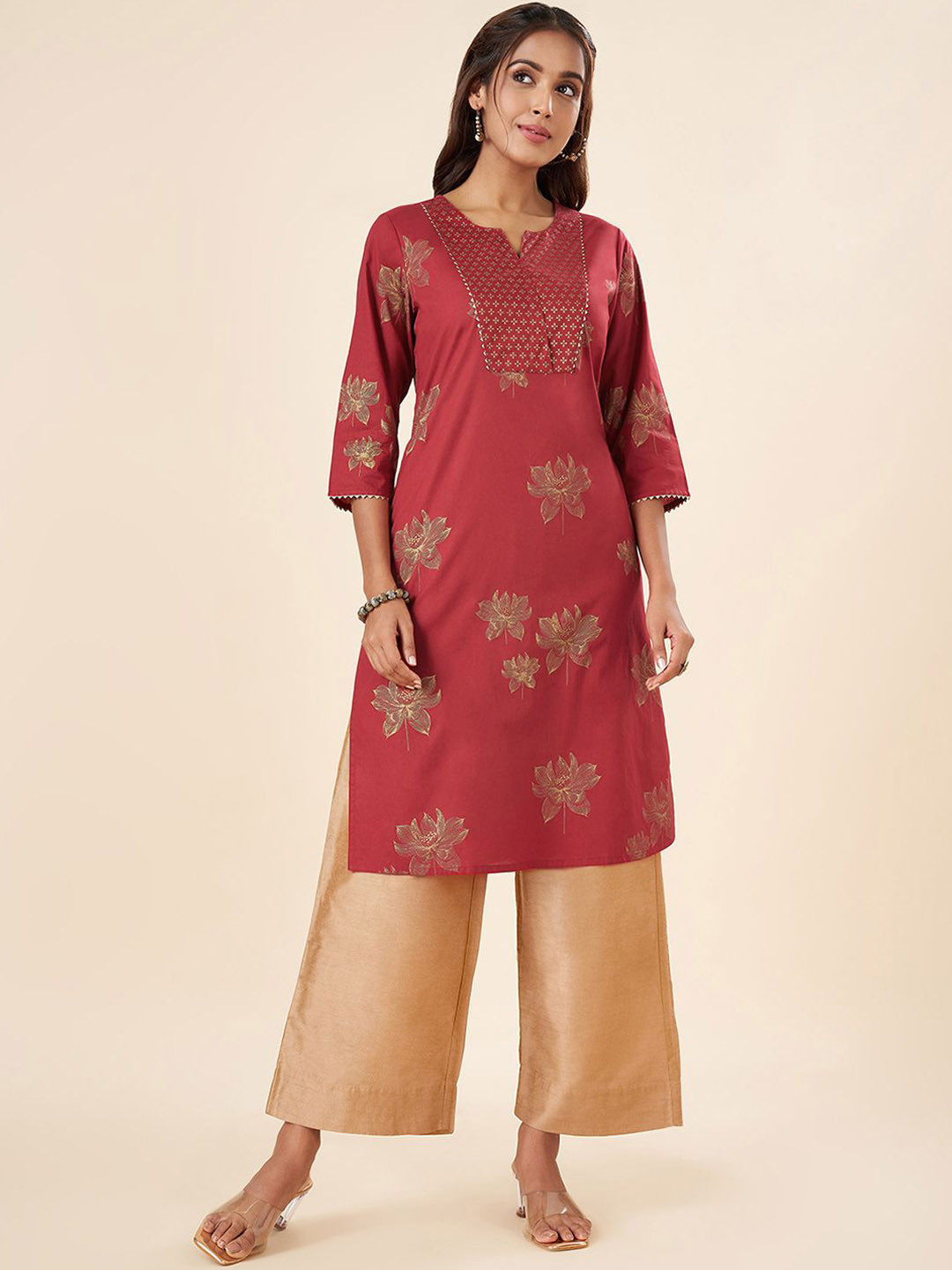 

RANGMANCH BY PANTALOONS Floral Printed Gotta Patti Pure Cotton Straight Kurta, Red