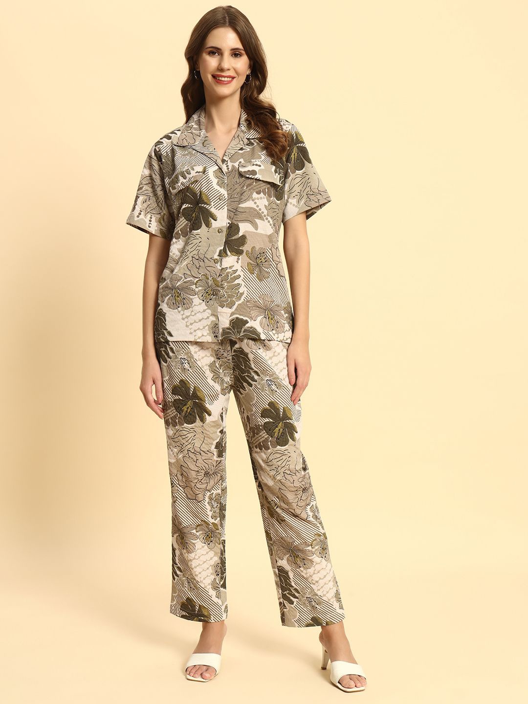 

ROCK AND ROLL Floral Printed Shirt Collar Neck short Sleeves Shirt With Trousers, Green