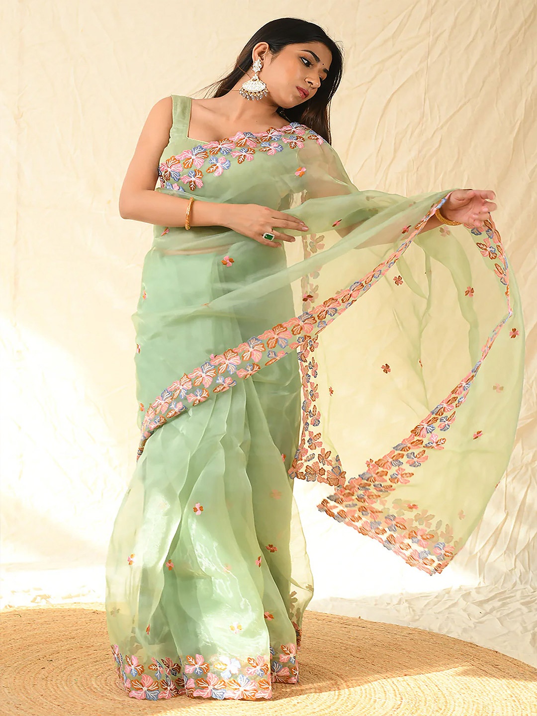 

Anouk Floral Embroidered Organza Saree, Green