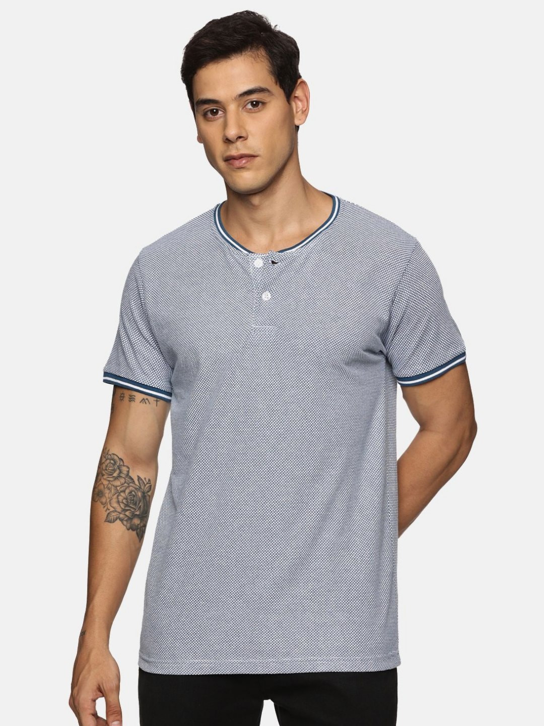 

THIRD QUADRANT Men V-Neck Raw Edge T-shirt, Blue
