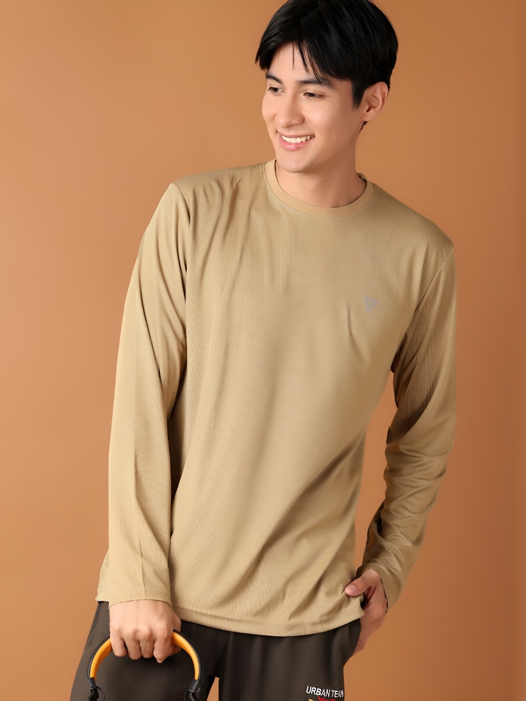 

V-Mart Men Solid Round Neck T-shirt, Khaki