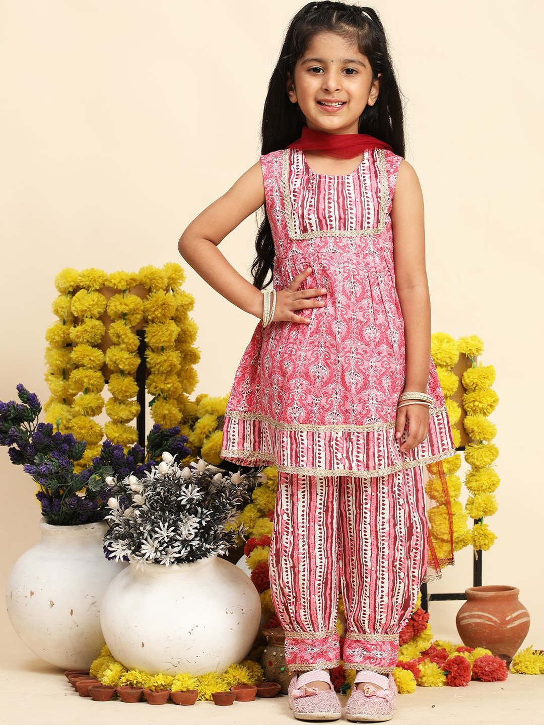 

Cutiekins Girls Ethnic Motifs Printed Gotta Patti Pure Cotton Kurta with Salwar & Dupatta, Pink