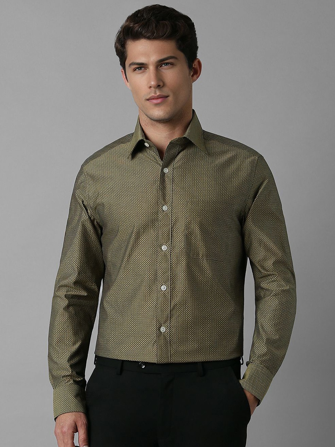 

Louis Philippe Men Classic Opaque Printed Cotton Casual Shirt, Olive