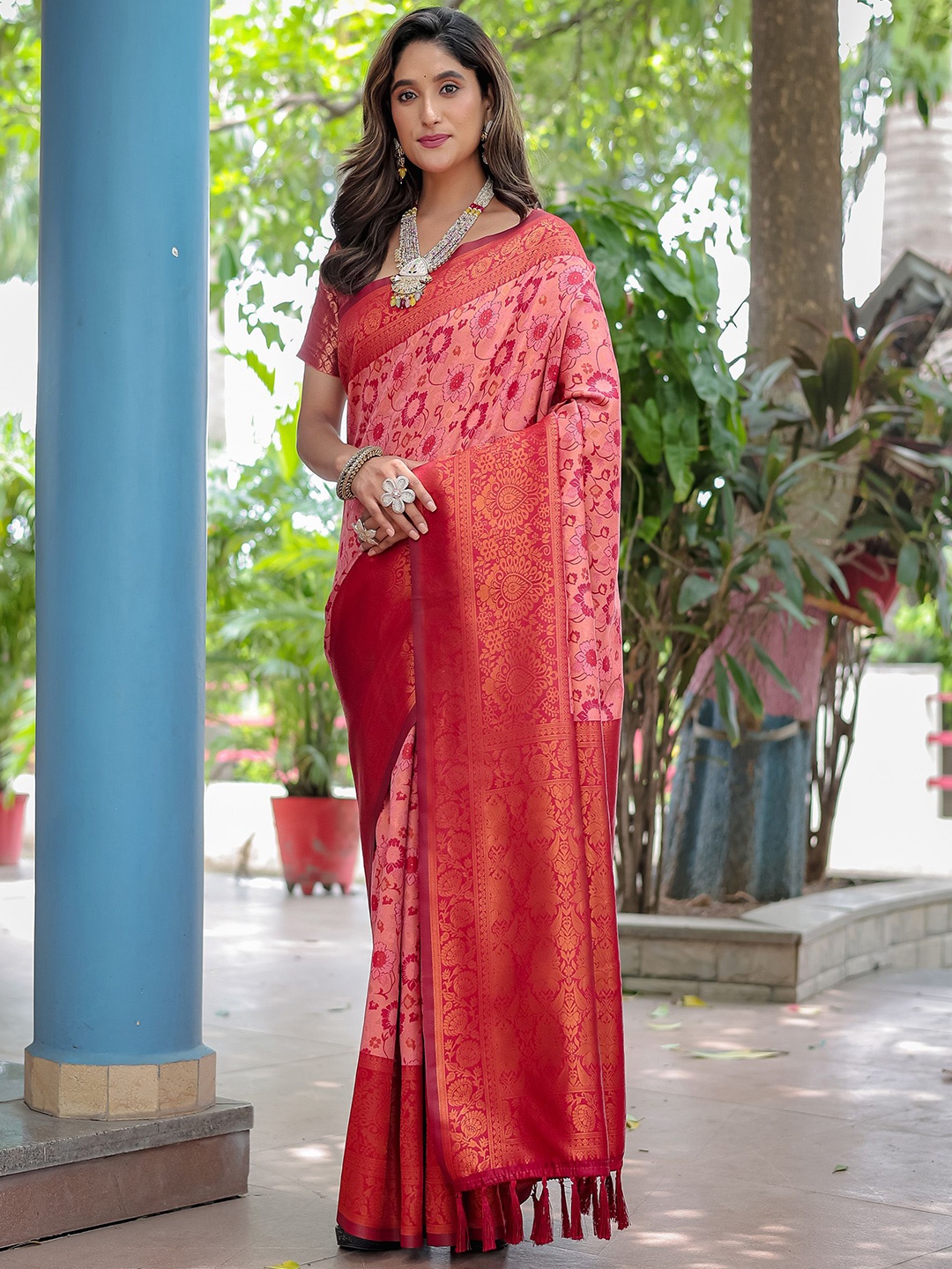 

Anouk Floral Zari Woven Design Kanjeevaram Saree, Pink