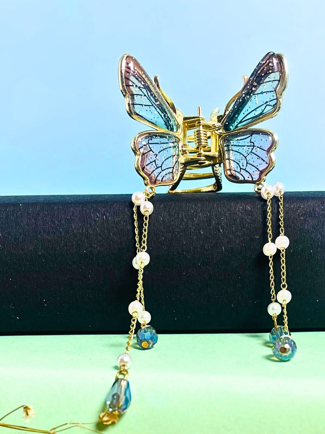 

MANSIYAORANGE Women Embellished Butterfly Claw Clip, Green