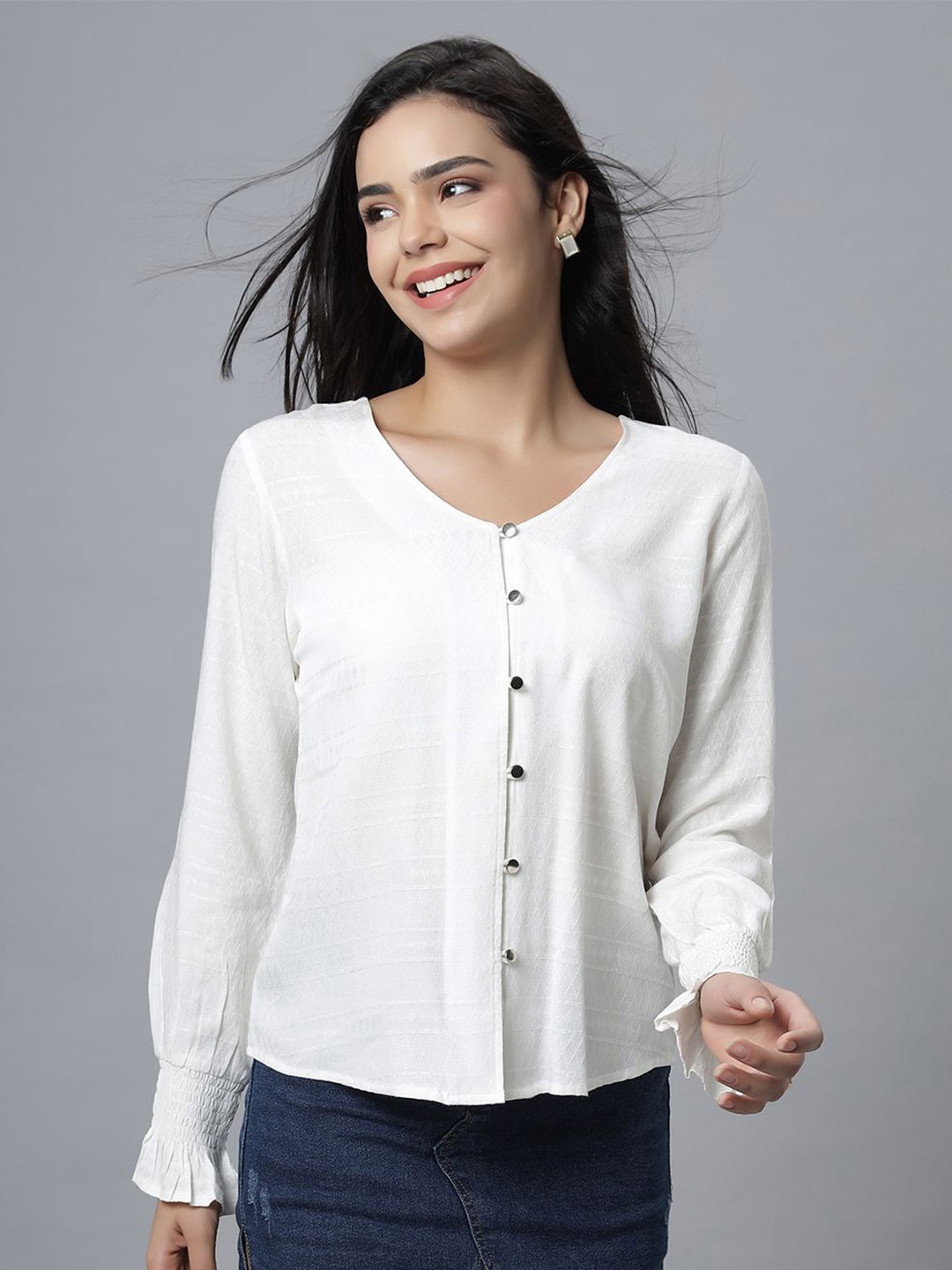 

Chemistry Women Solid Round Neck Top, White