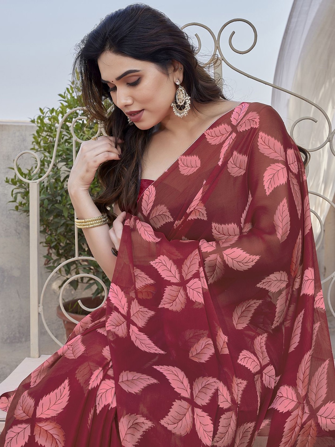 

KALINI Floral Printed Saree, Maroon