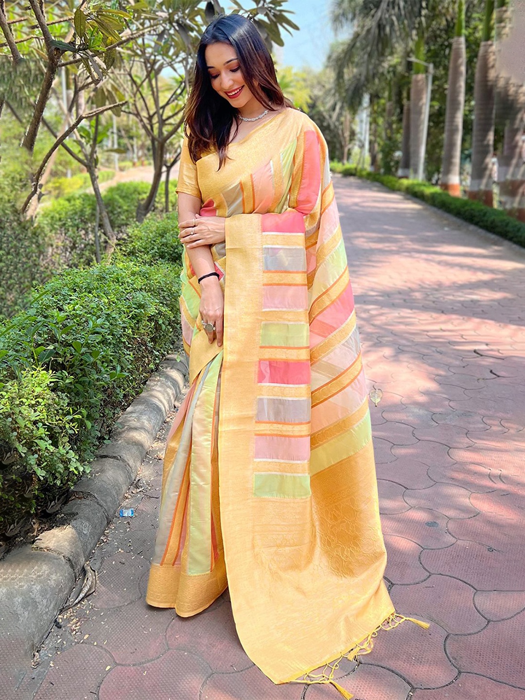 

Panzora Woven Design Zari Organza Designer Saree, Yellow