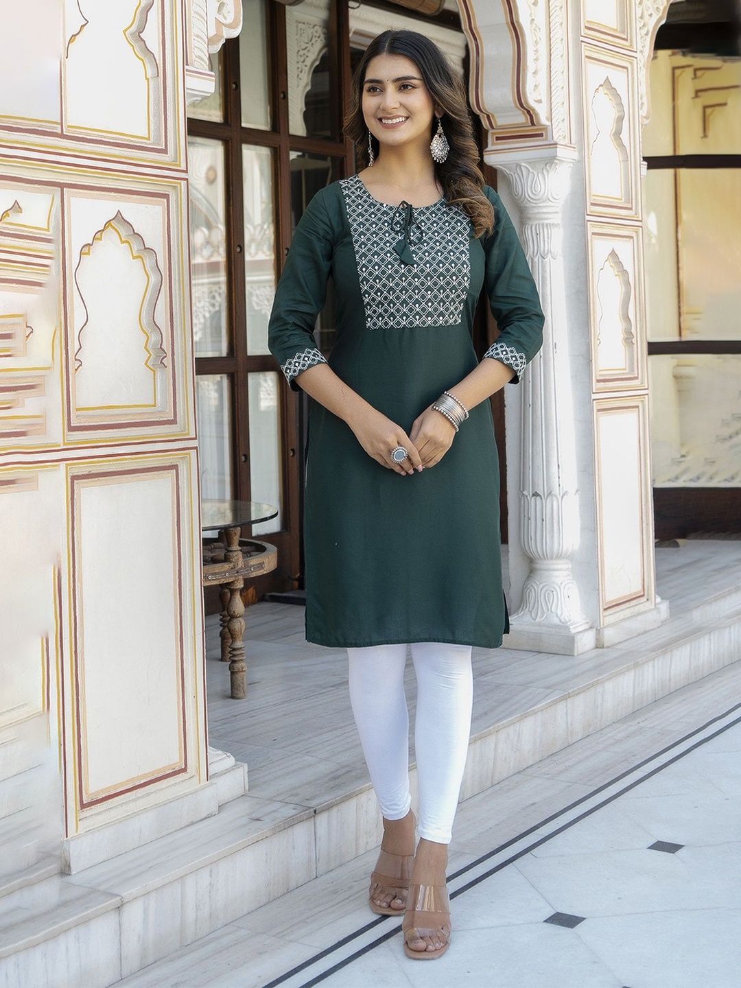 

MF Hayat Women Embroidered Kurta, Green