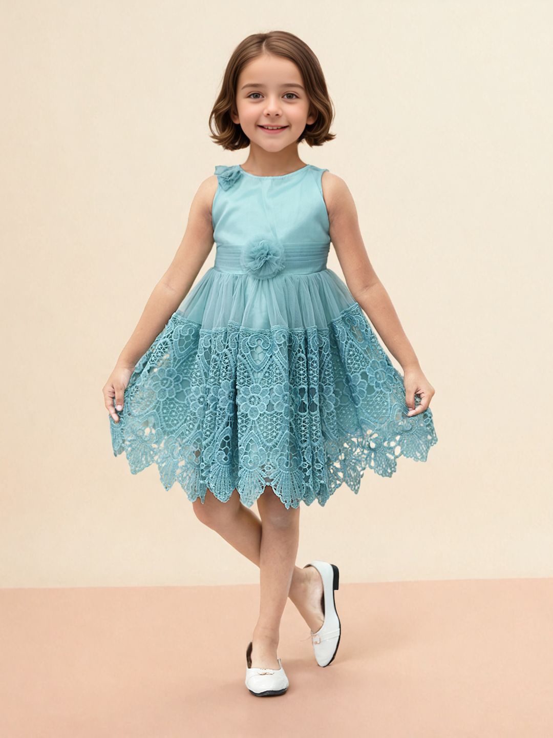 

Toonyport Girls Self Design Net Fit & Flare Dress, Green