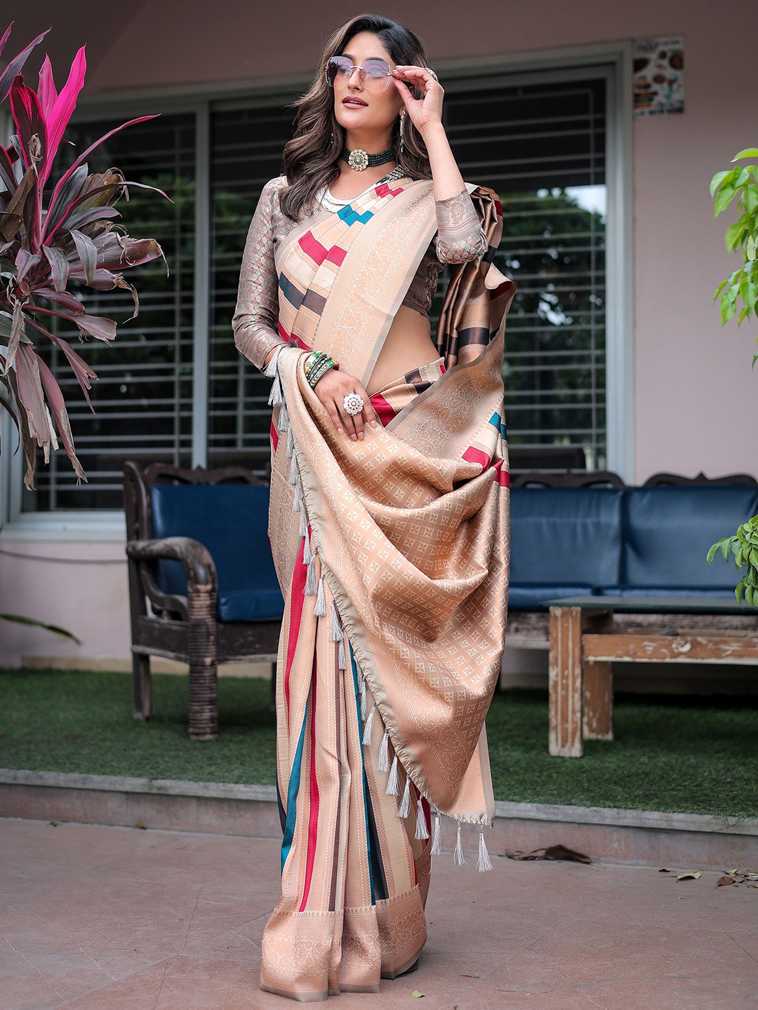 

Anouk Woven Design Striped Zari Kanjeevaram Saree, Beige