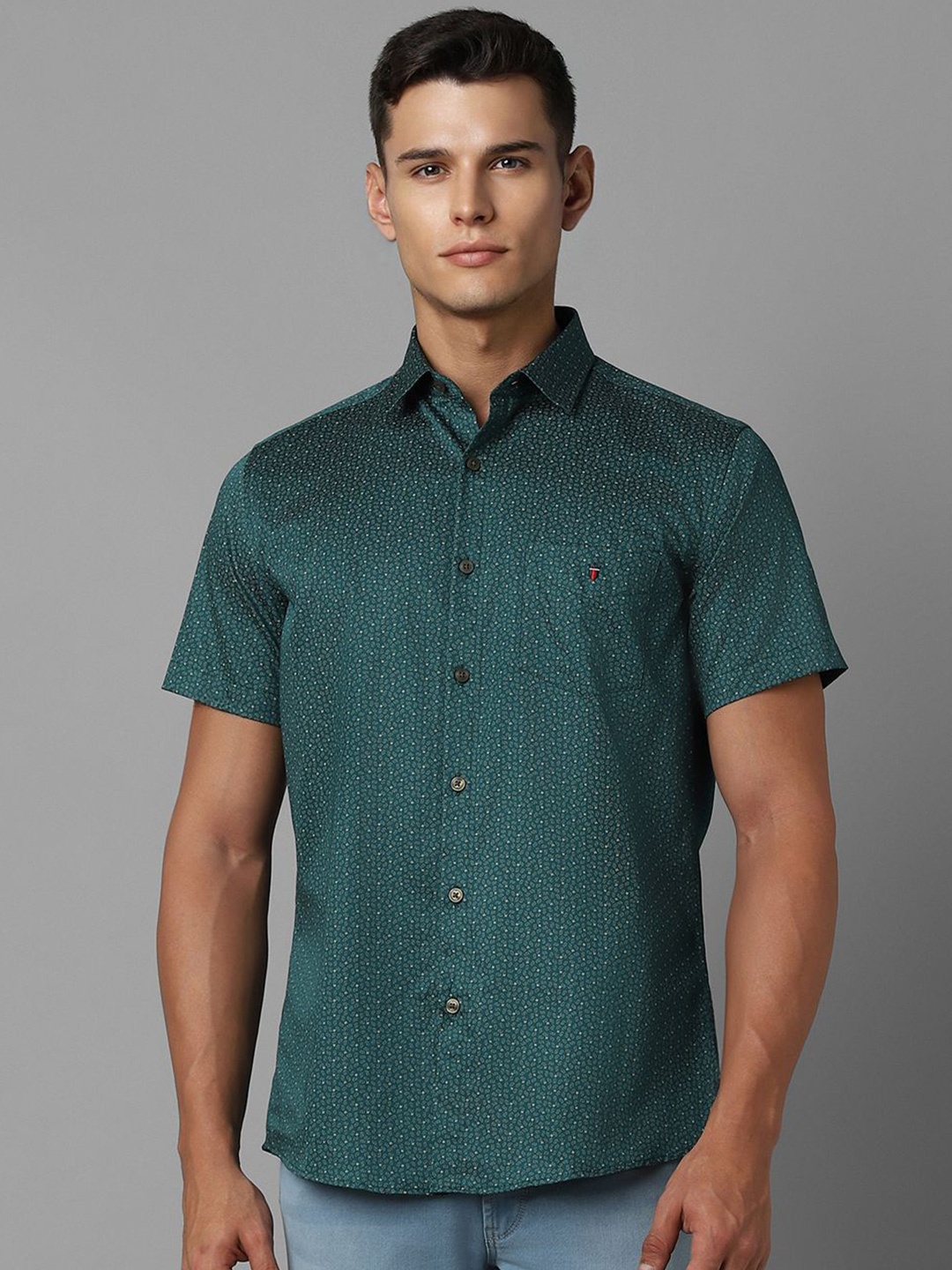 

Louis Philippe Sport Men Slim Fit Opaque Printed Casual Shirt, Green