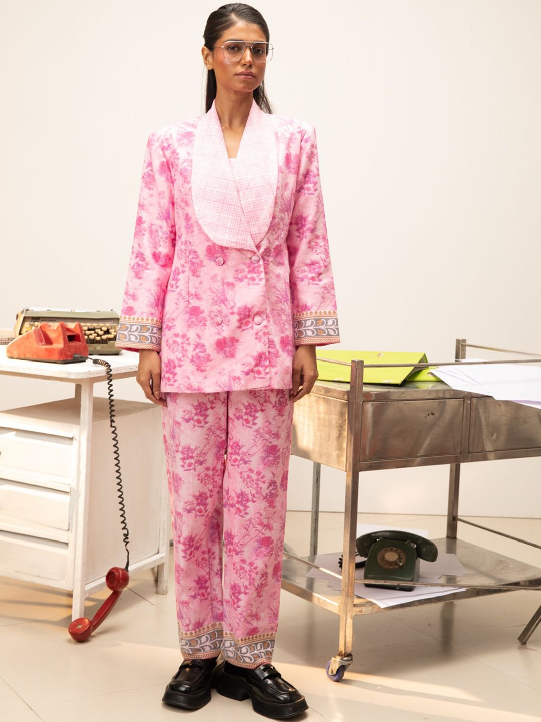 

Indethnic Floral Printed V-Neck Top With Jacket & Trousers, Pink