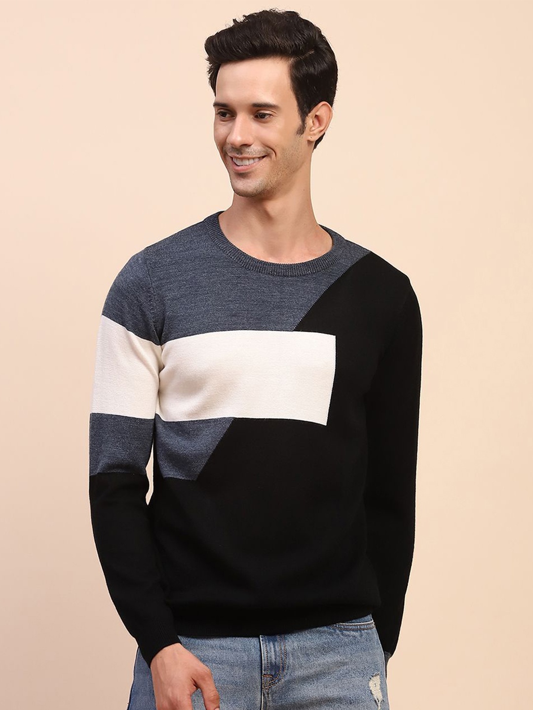 

CAMLA Men Round Neck Colourblocked Pullover, Black