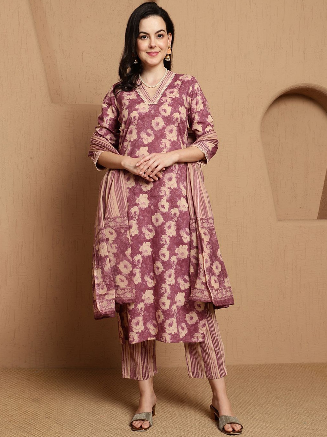 

Sangria Mauve Floral Printed Pure Cotton Straight Kurta With Trouser & Dupatta